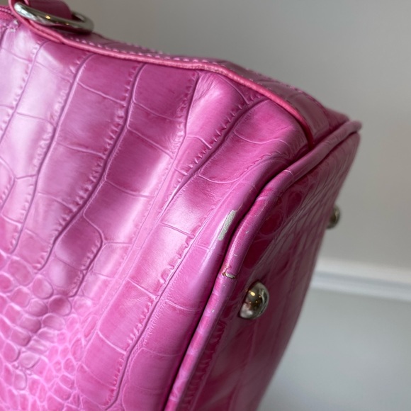 Danier genuine leather purse - Picture 10 of 10